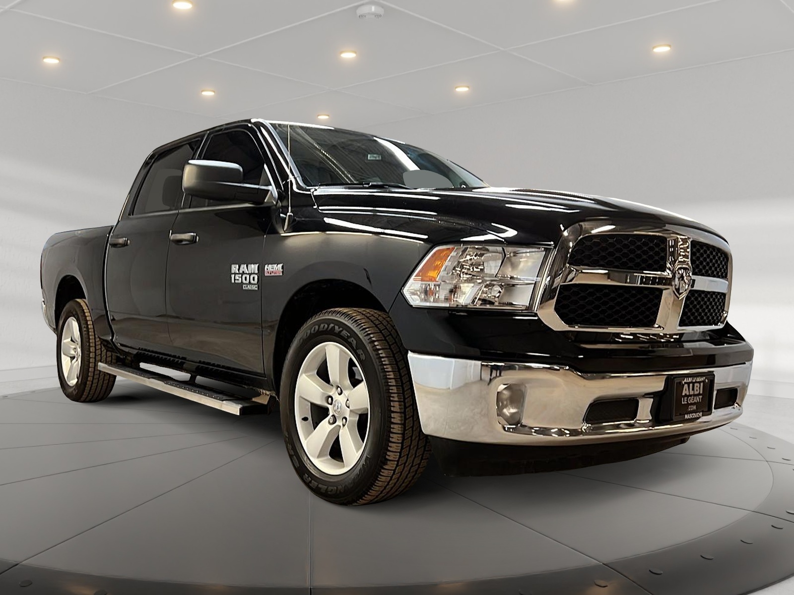 RAM 1500 Classic TRADESMAN SXT 5.7 HEMI CREW CAB 4X4 2024 - image #3