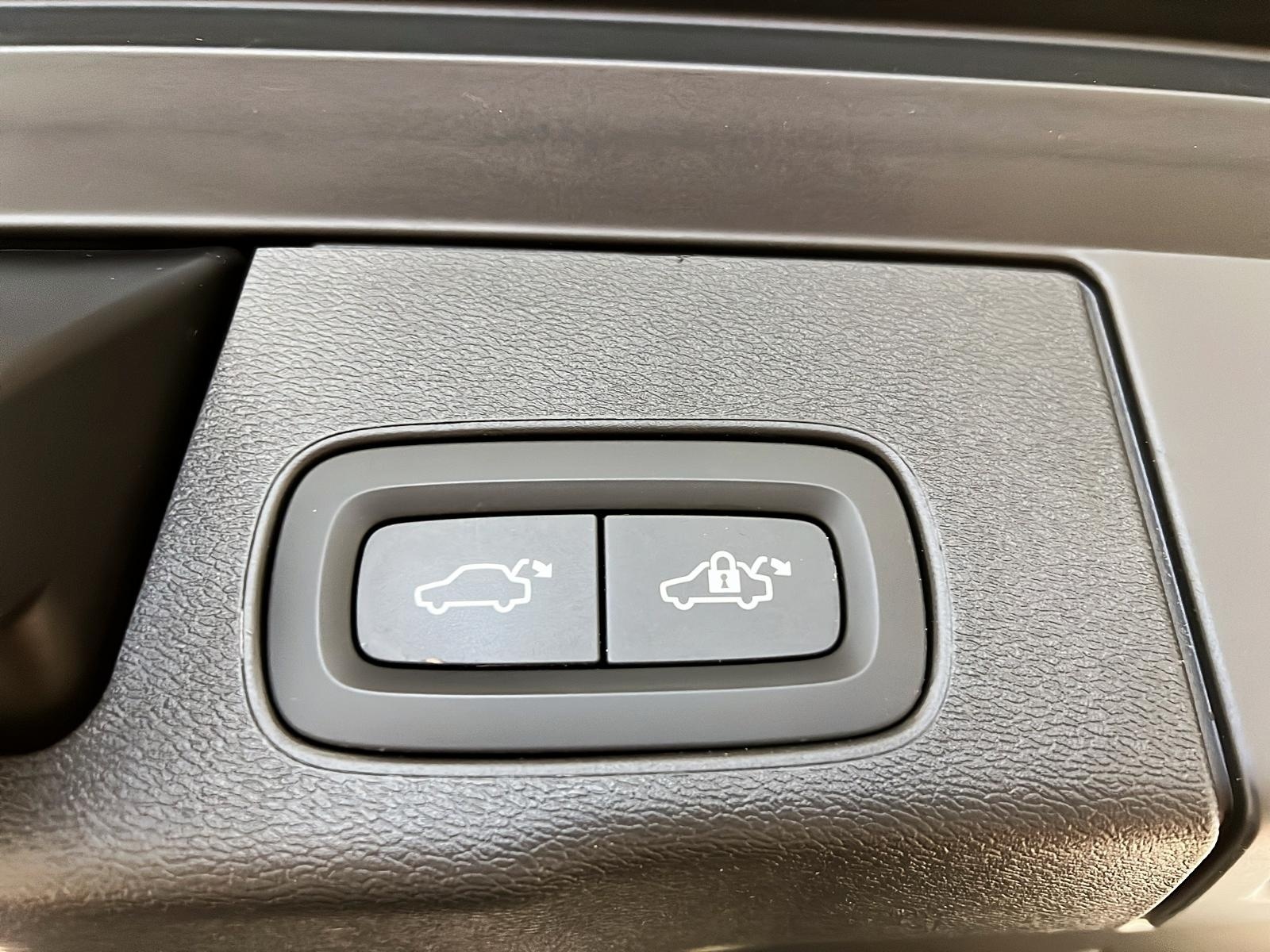 Volvo XC60 2023 - Image #15