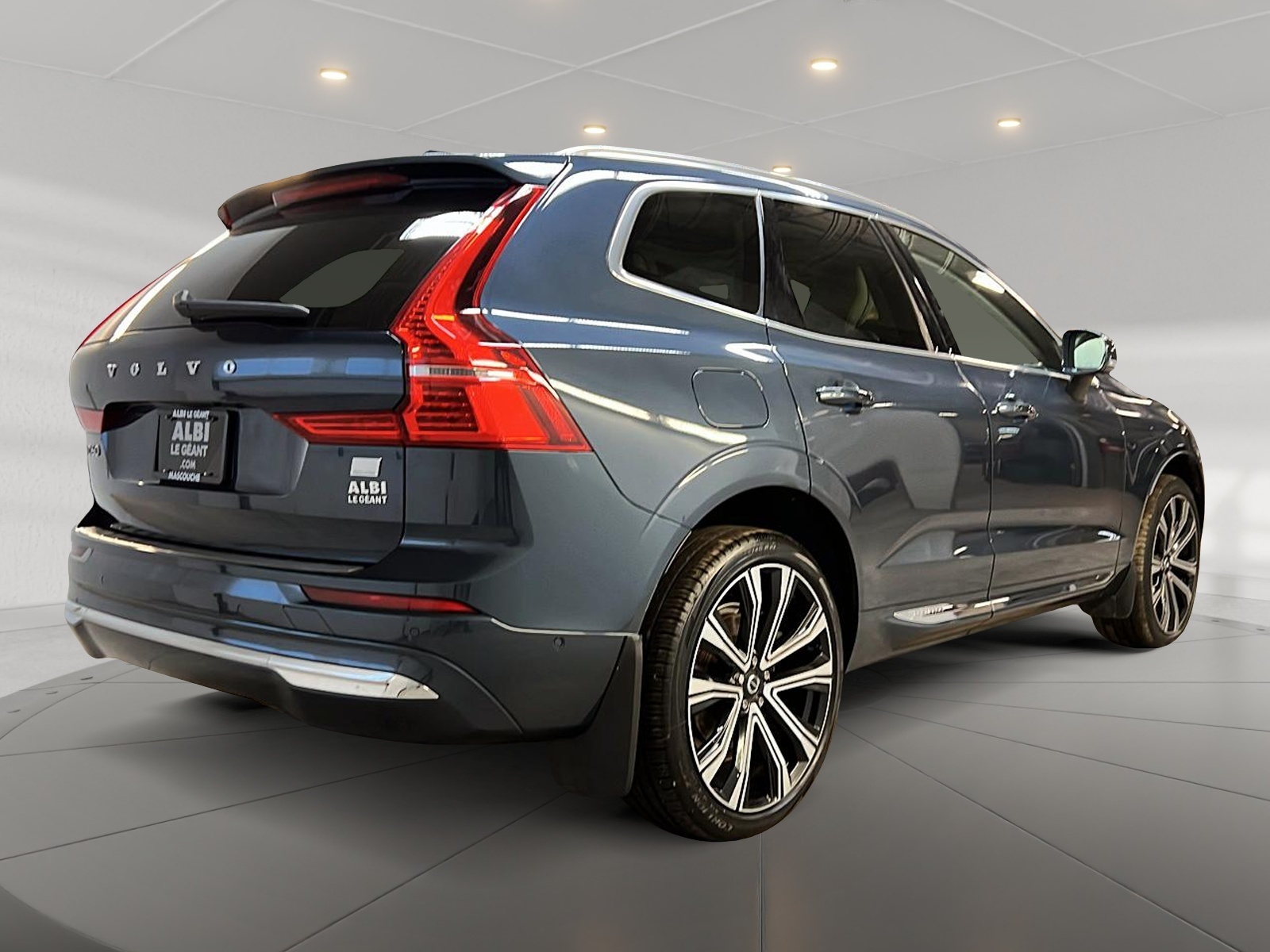 Volvo XC60 2023 - Image #4