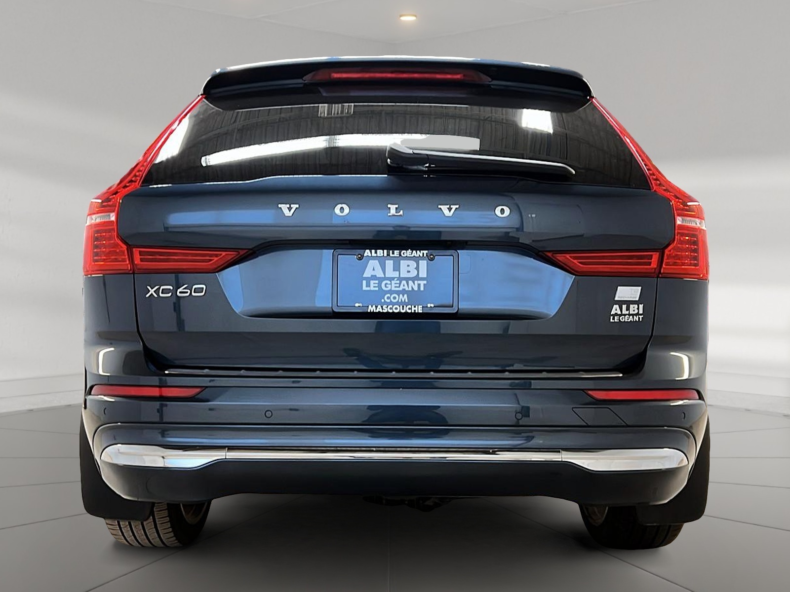 Volvo XC60 T8 RECHARGE ULTIMATE CUIR TOIT PANO NAV 4RM 2023 - image #5