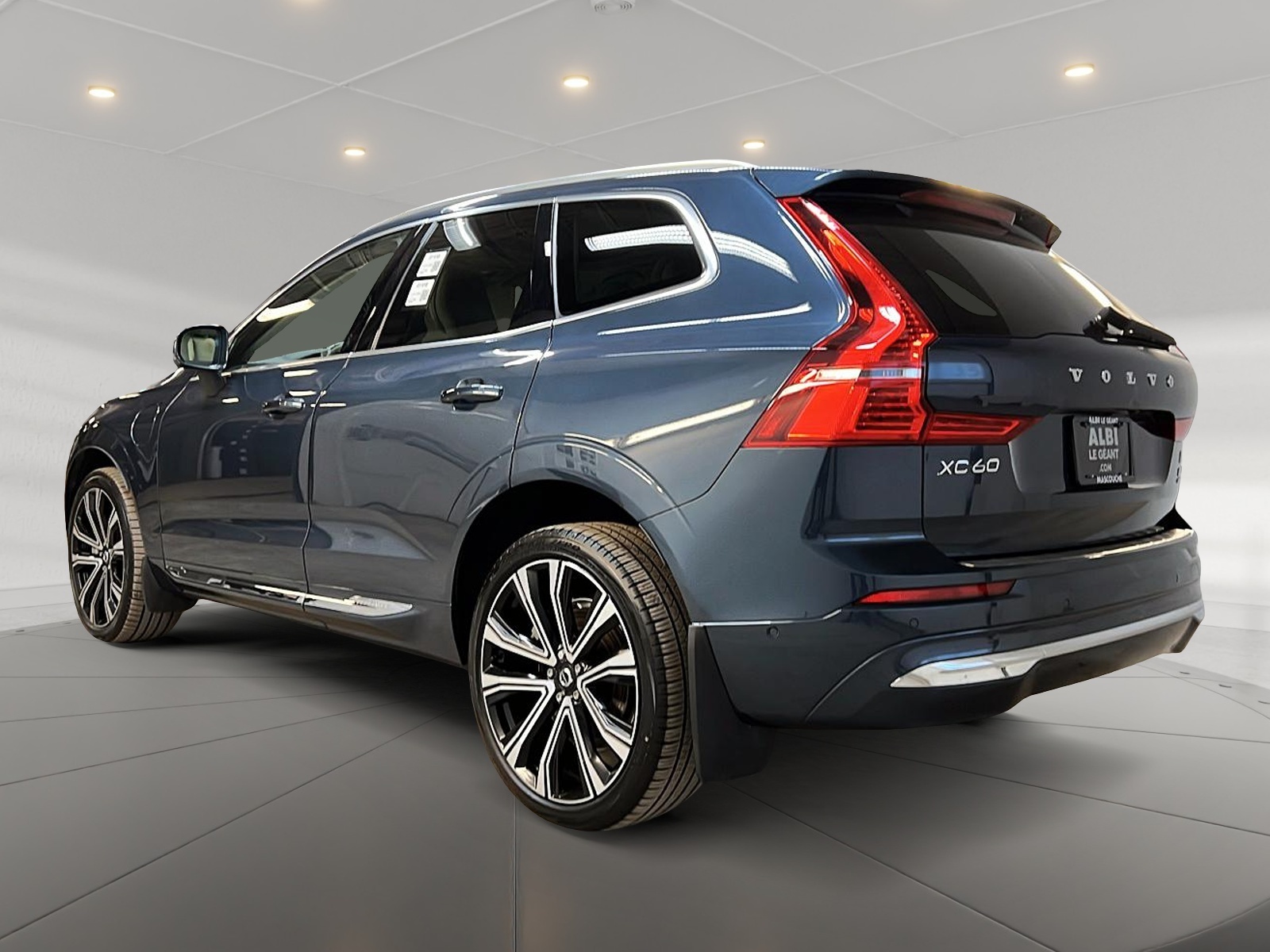 Volvo XC60 2023 - Image #6