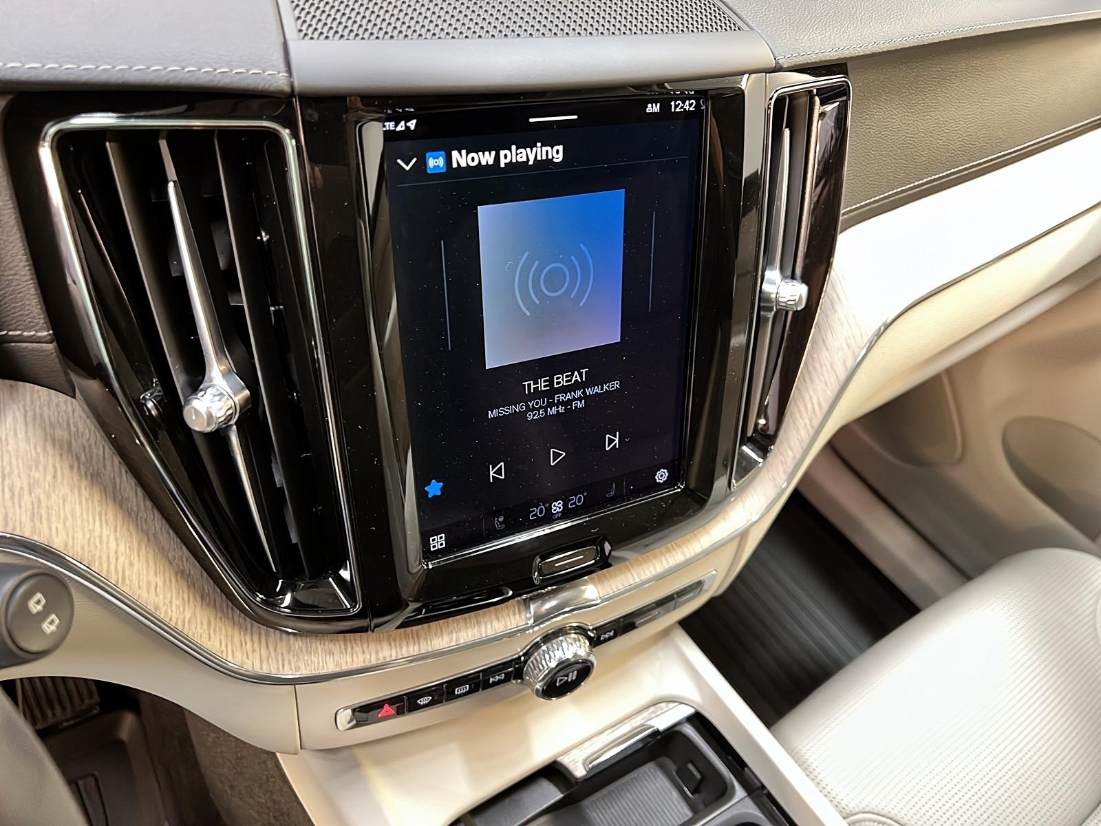 Volvo XC60 2023 - Image #18