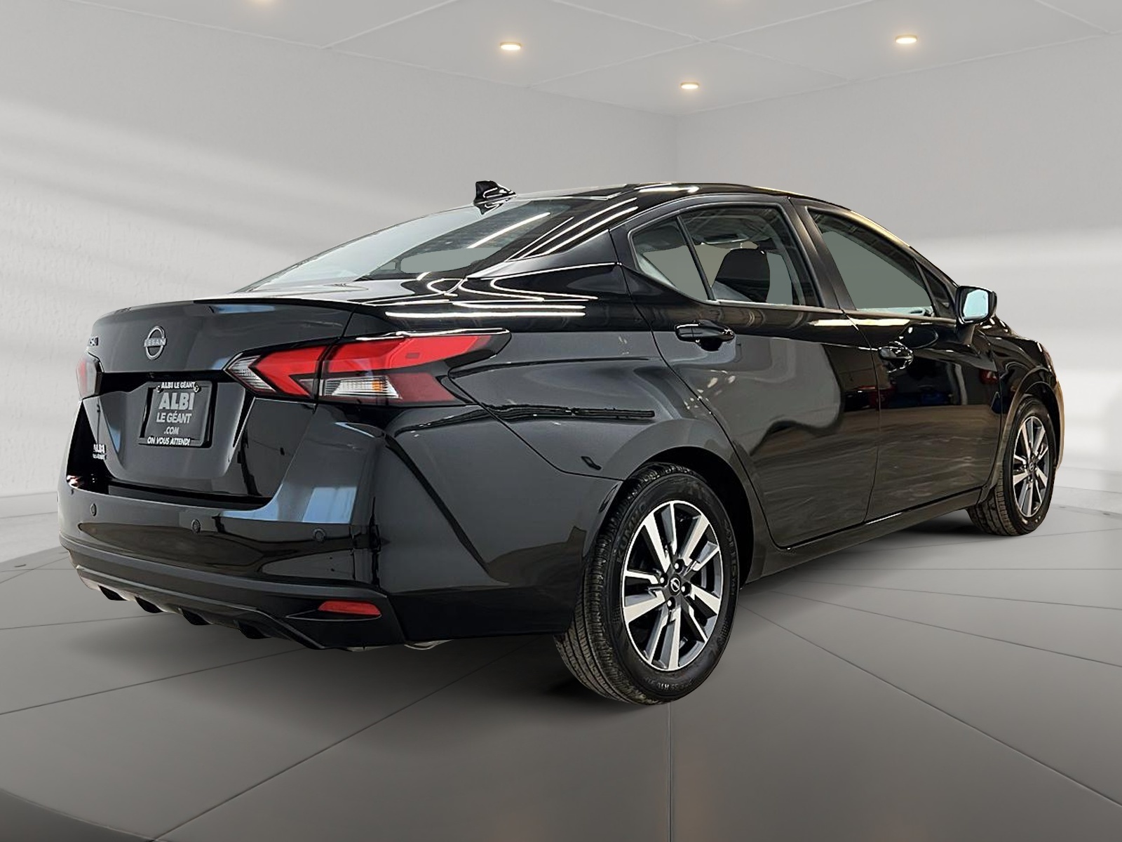 Nissan Versa SV 2025 — photo 4