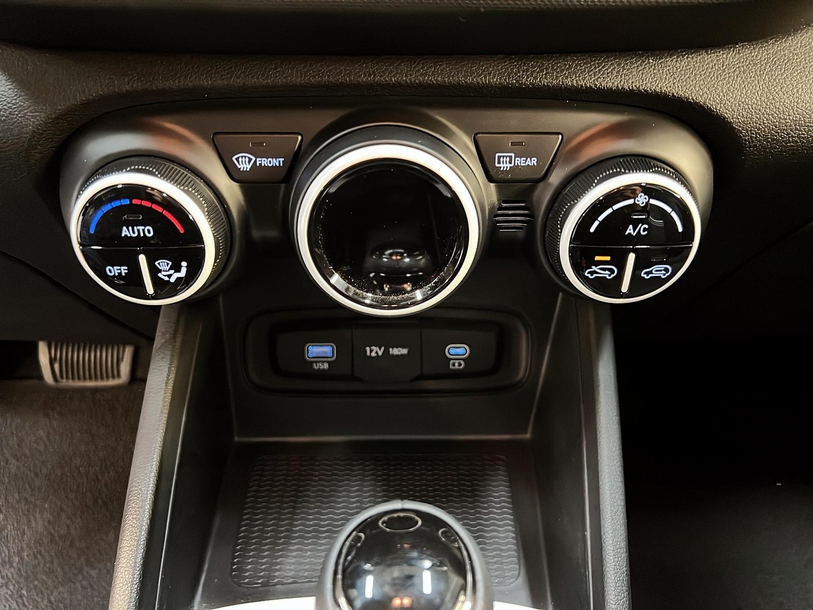 Hyundai Venue ULTIMATE TOIT 2023 - image #15