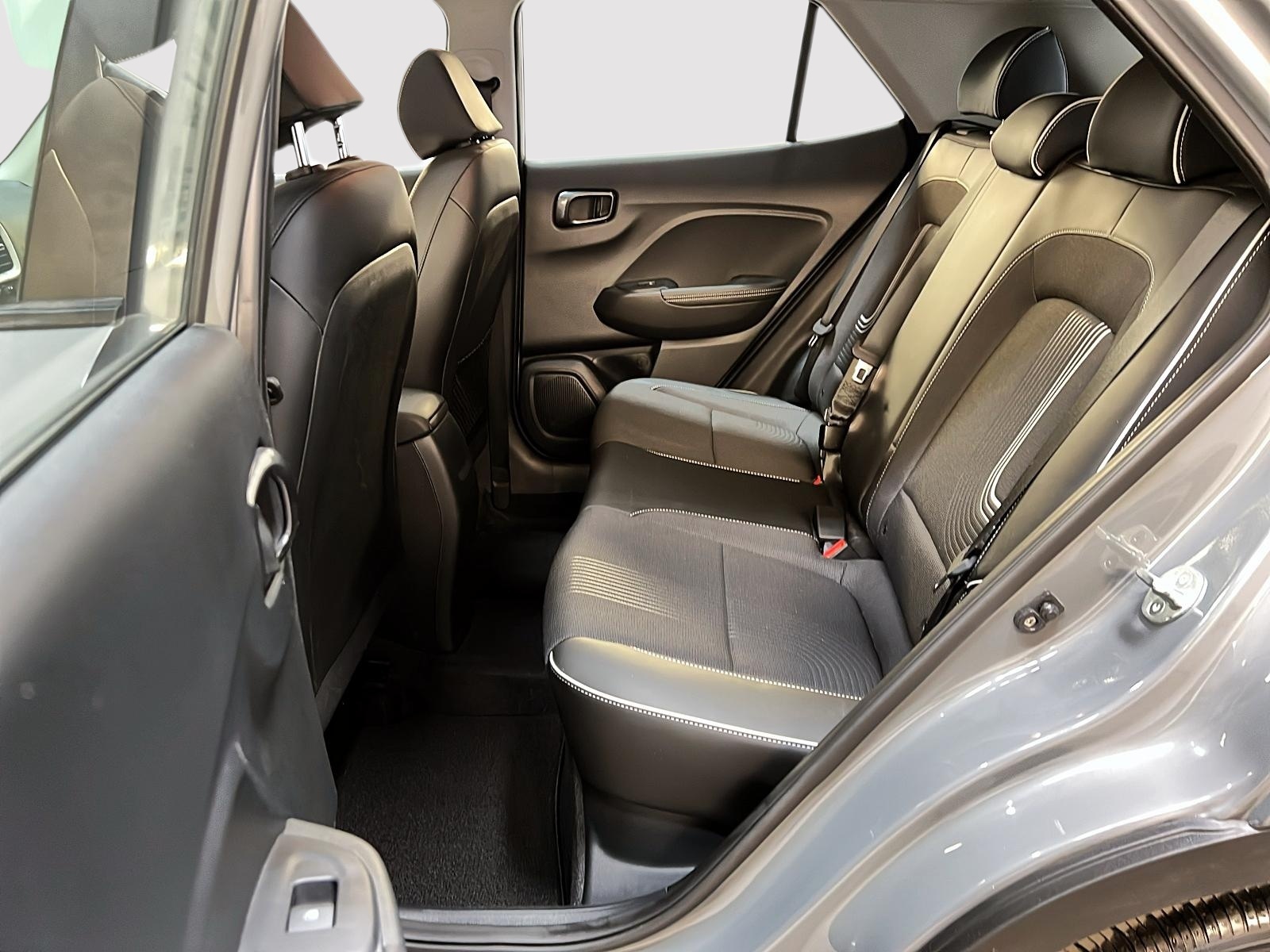 Hyundai Venue ULTIMATE TOIT 2023 - image #9