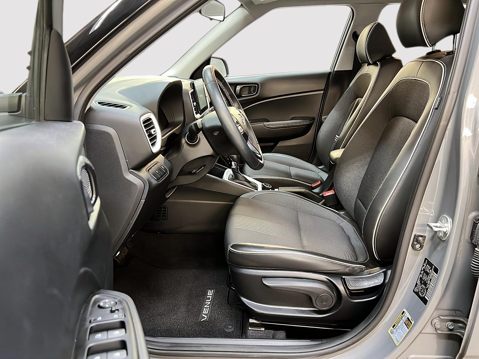Hyundai Venue ULTIMATE TOIT 2023 - image #7