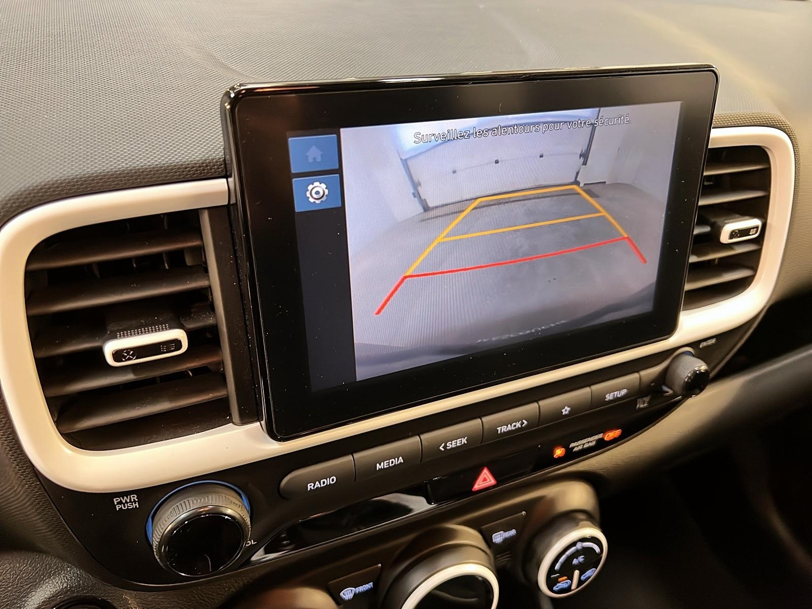 Hyundai Venue ULTIMATE TOIT 2023 - image #17