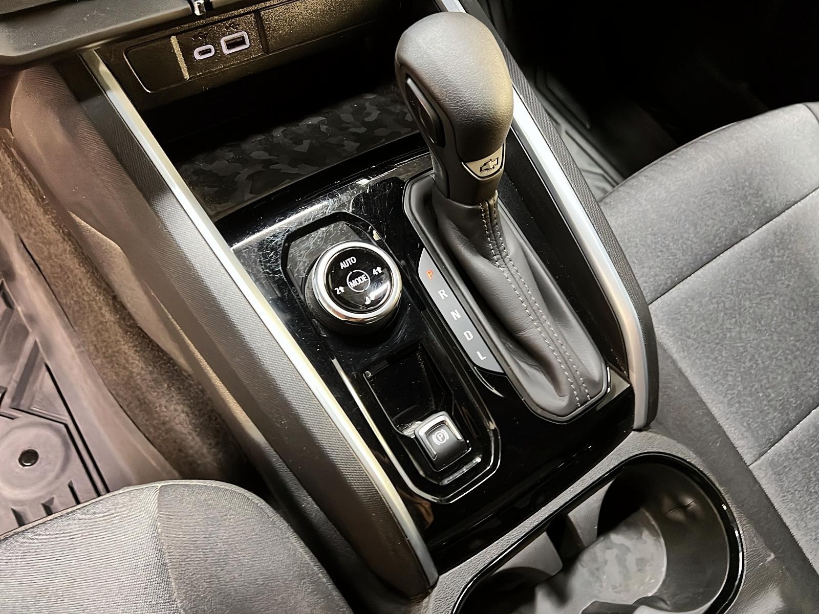 Chevrolet Colorado TRAIL BOSS CREW CAB 4X4 2023 - image #13