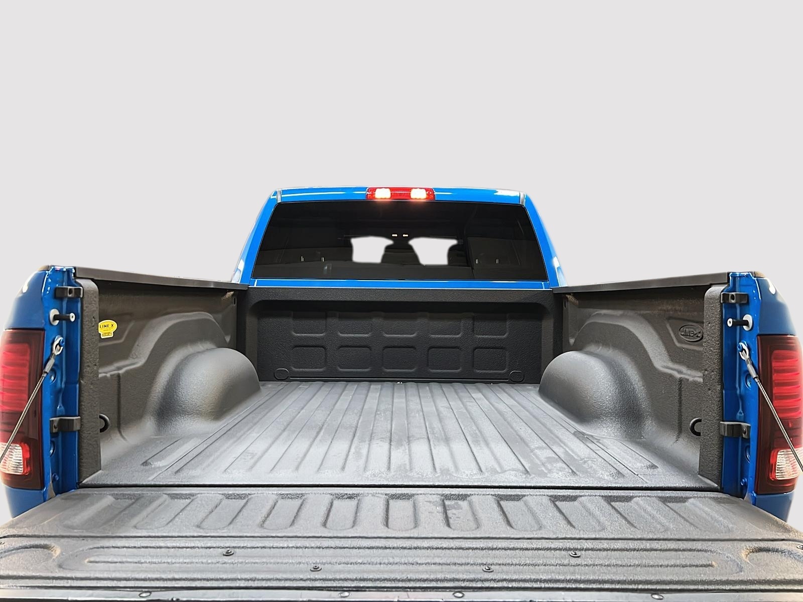 RAM 1500 Classic WARLOCK CREW CAB 4X4 2023 - image #12