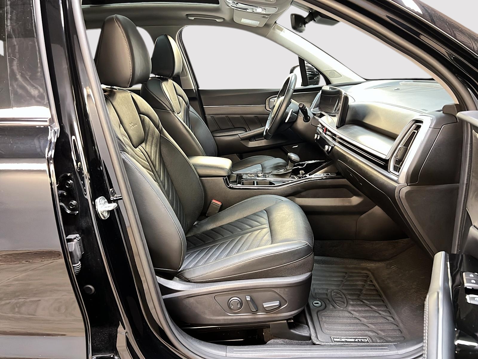 Kia Sorento X LINE LIMITED CUIR TOIT PANO NAV 4RM 2024 - image #8
