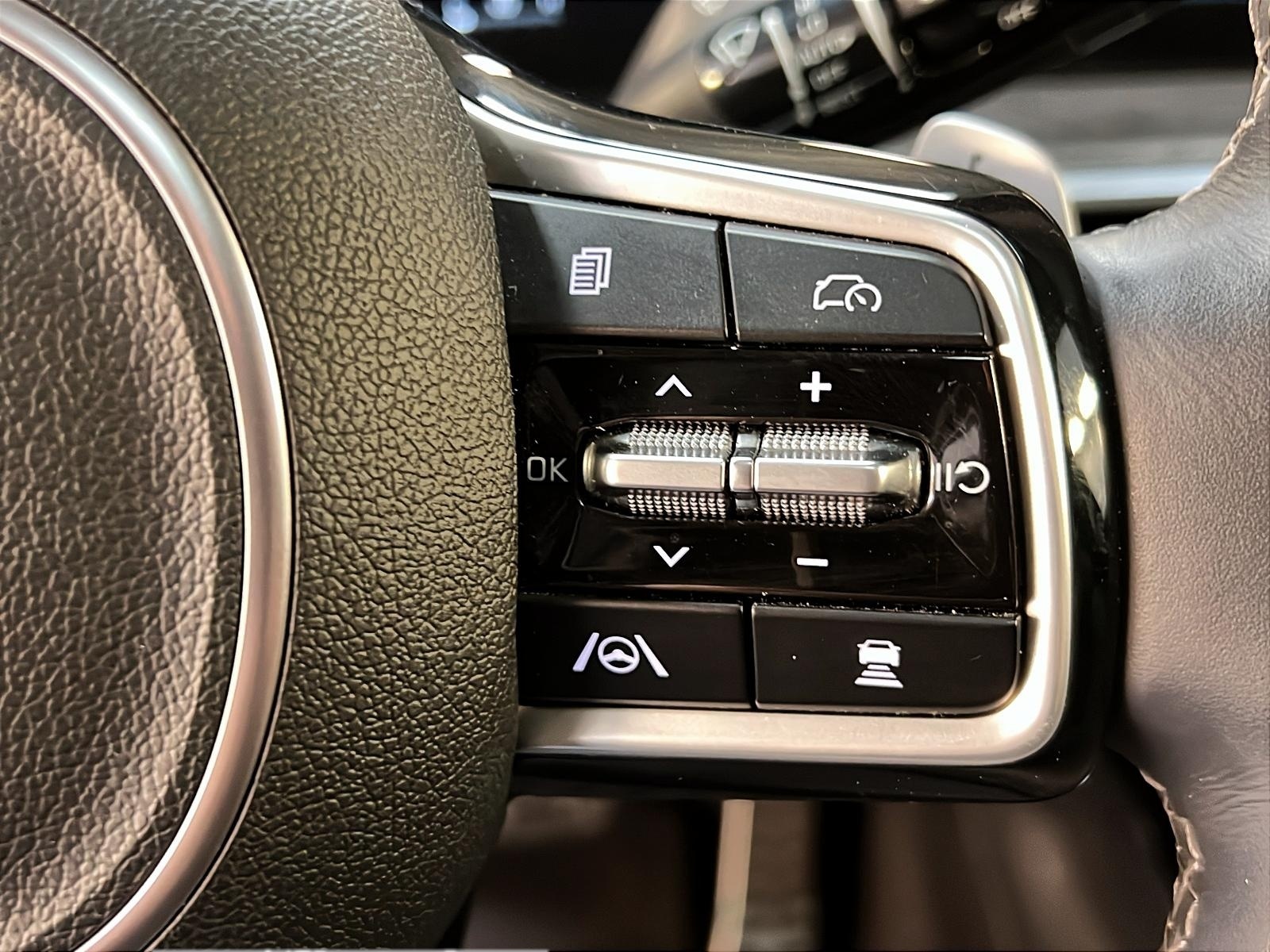 Kia Sorento X LINE LIMITED CUIR TOIT PANO NAV 4RM 2024 - image #22