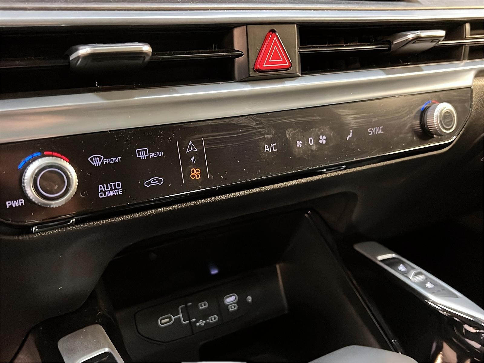 Kia Sorento X LINE LIMITED CUIR TOIT PANO NAV 4RM 2024 - image #17