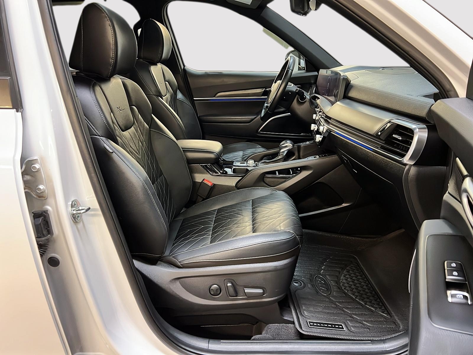 Kia TELLURIDE X-LINE CUIR TOIT PANO NAV  4RM 2024 - image #8