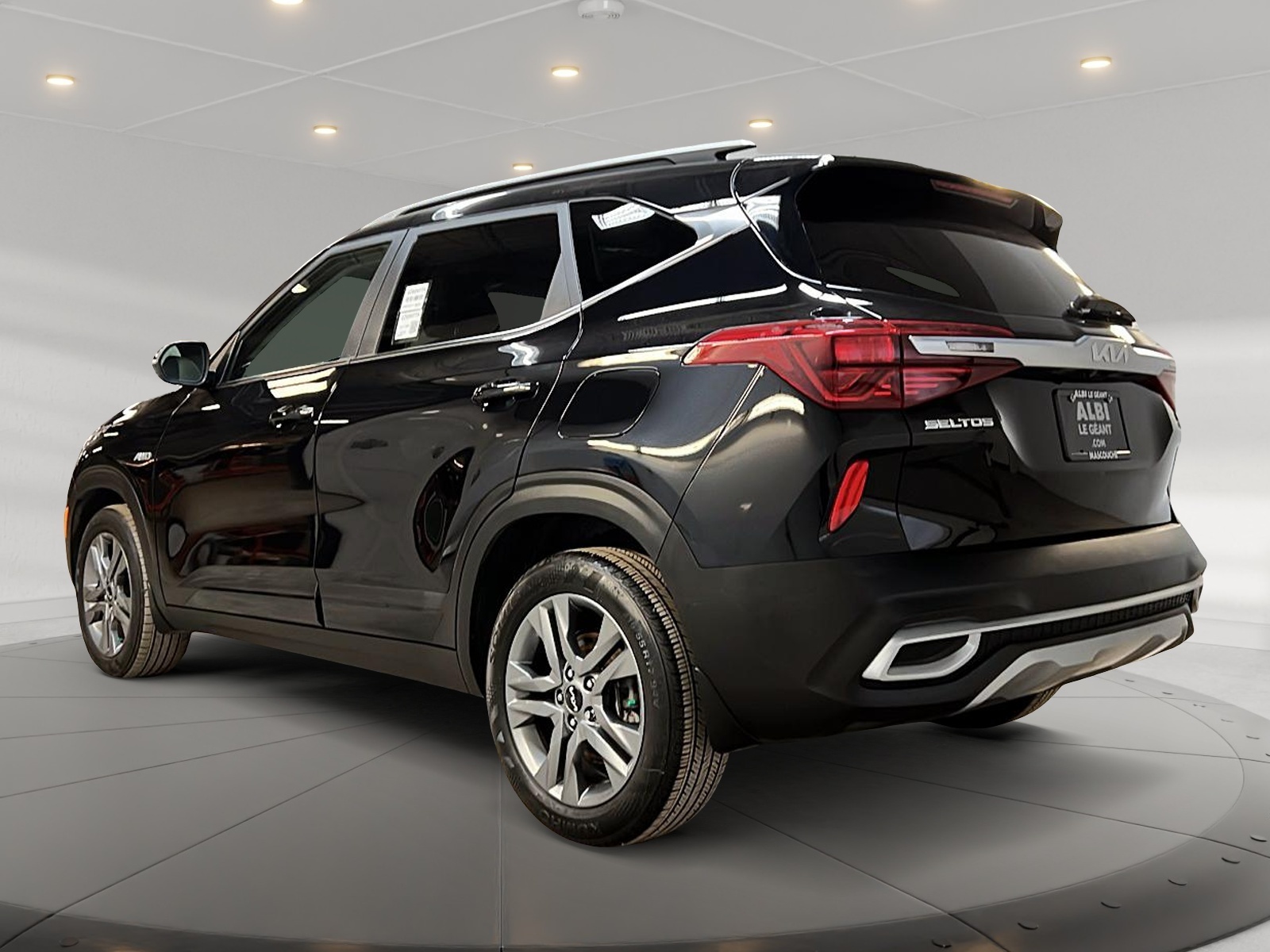 Kia SELTOS EX CUIR TOIT 4RM 2023 - image #6