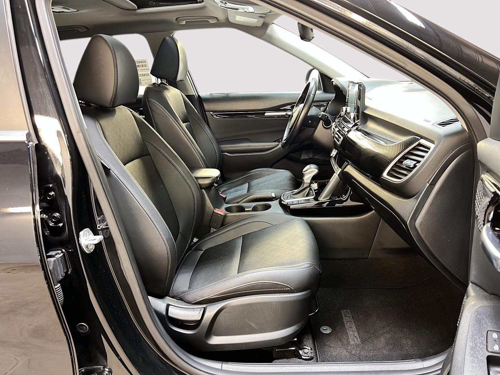 Kia SELTOS EX CUIR TOIT 4RM 2023 - image #8