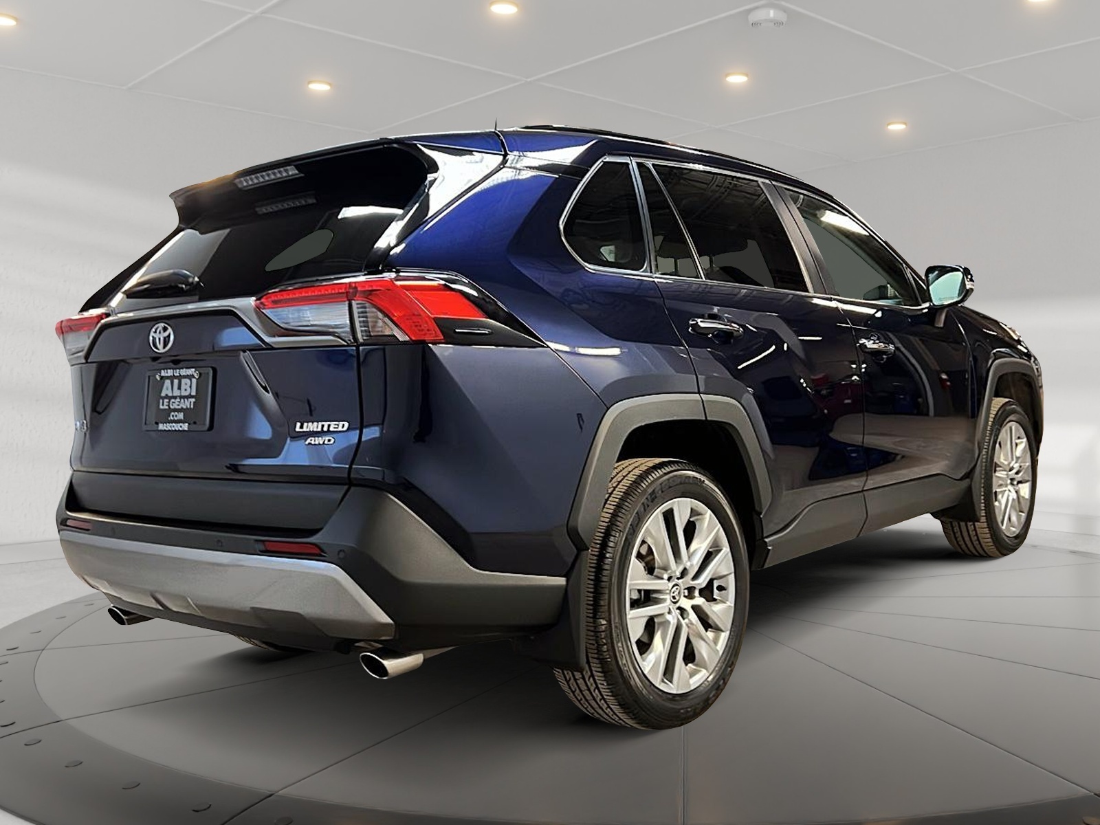 Toyota RAV4 LIMITED CUIR TOIT NAV 4RM 2024 - image #4