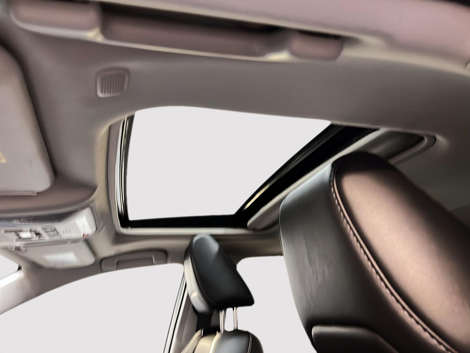 Toyota RAV4 LIMITED CUIR TOIT NAV 4RM 2024 - image #10