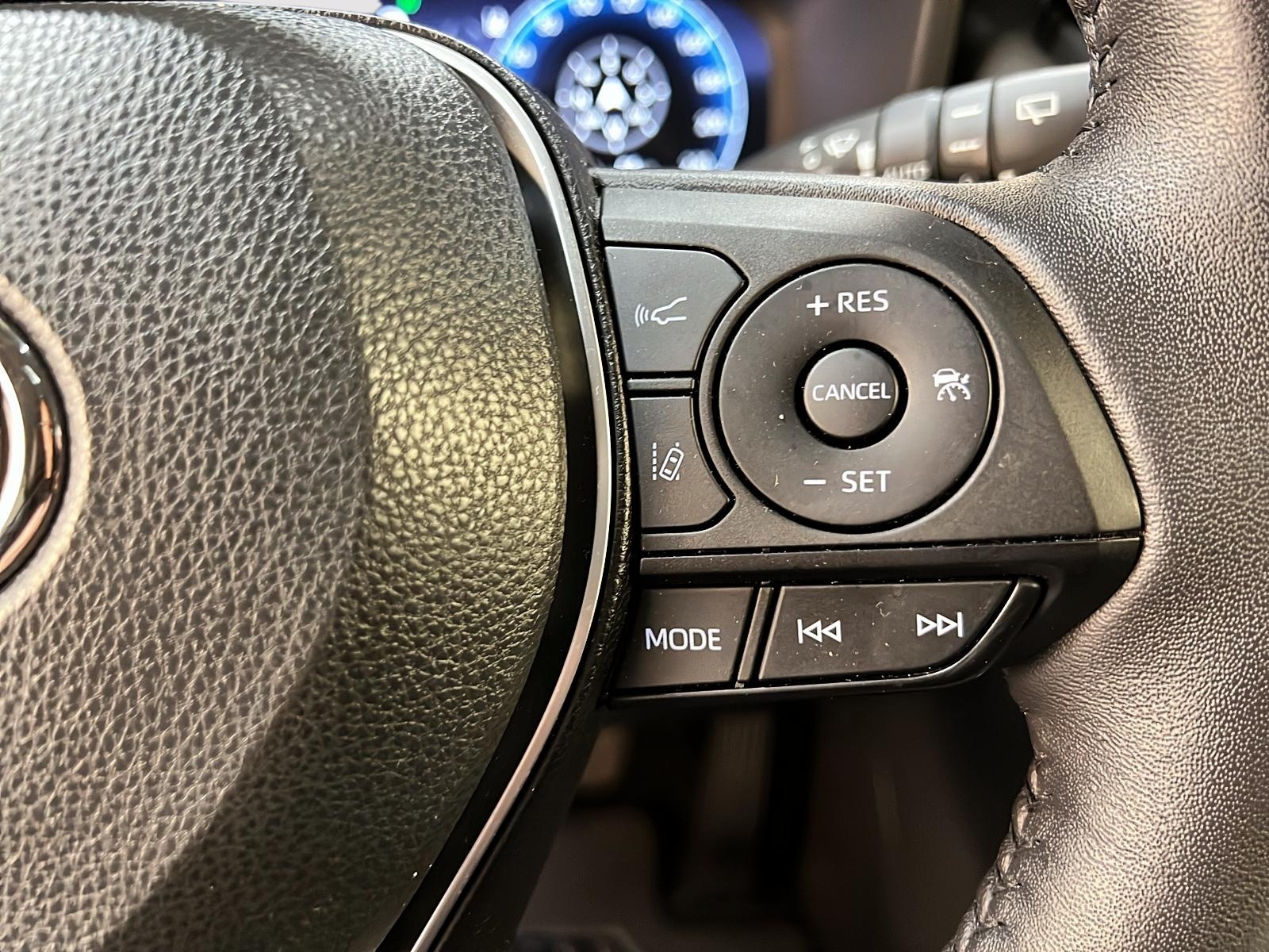Toyota RAV4 LIMITED CUIR TOIT NAV 4RM 2024 - image #21