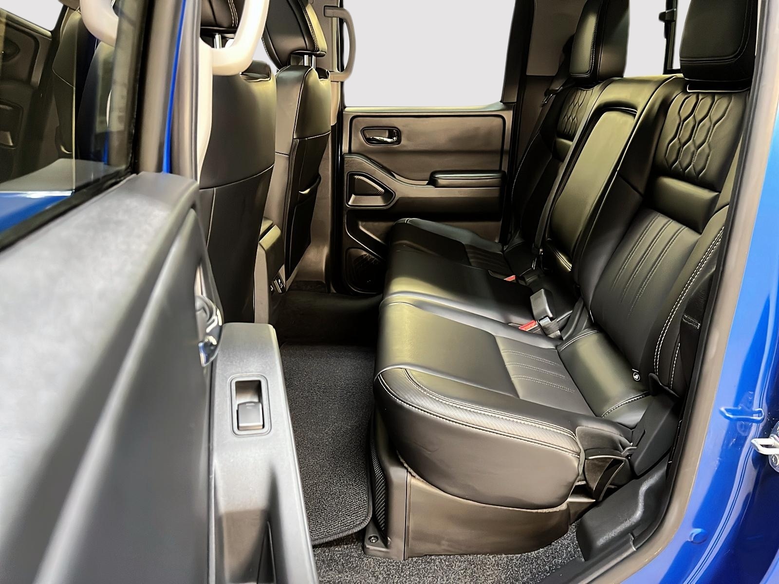 Nissan Frontier SL CREW CAB CUIR TOIT NAV 4X4 2025 - image #9