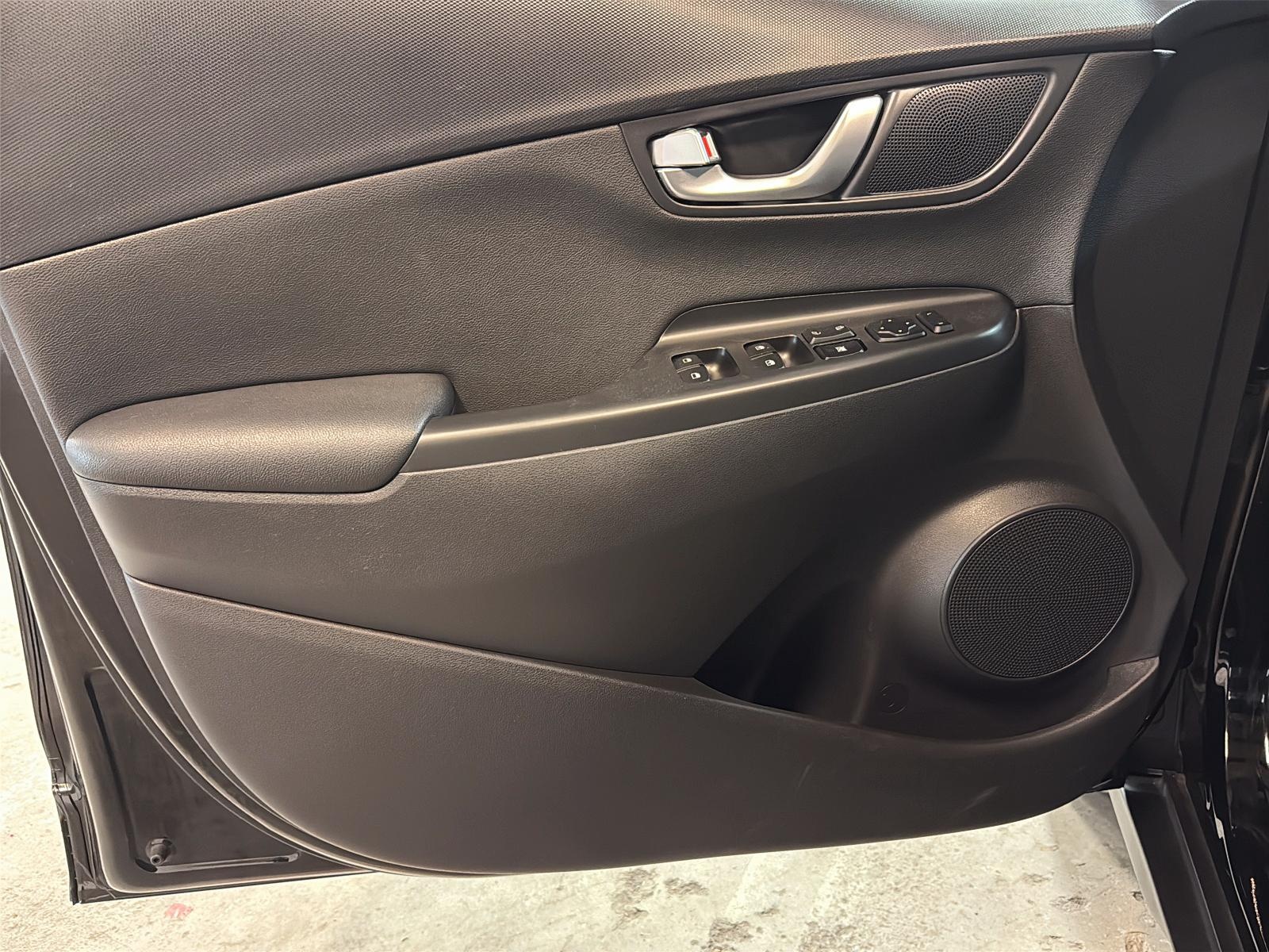 Hyundai Kona PREFERRED CUIR TOIT NAV 4RM 2023 - image #25
