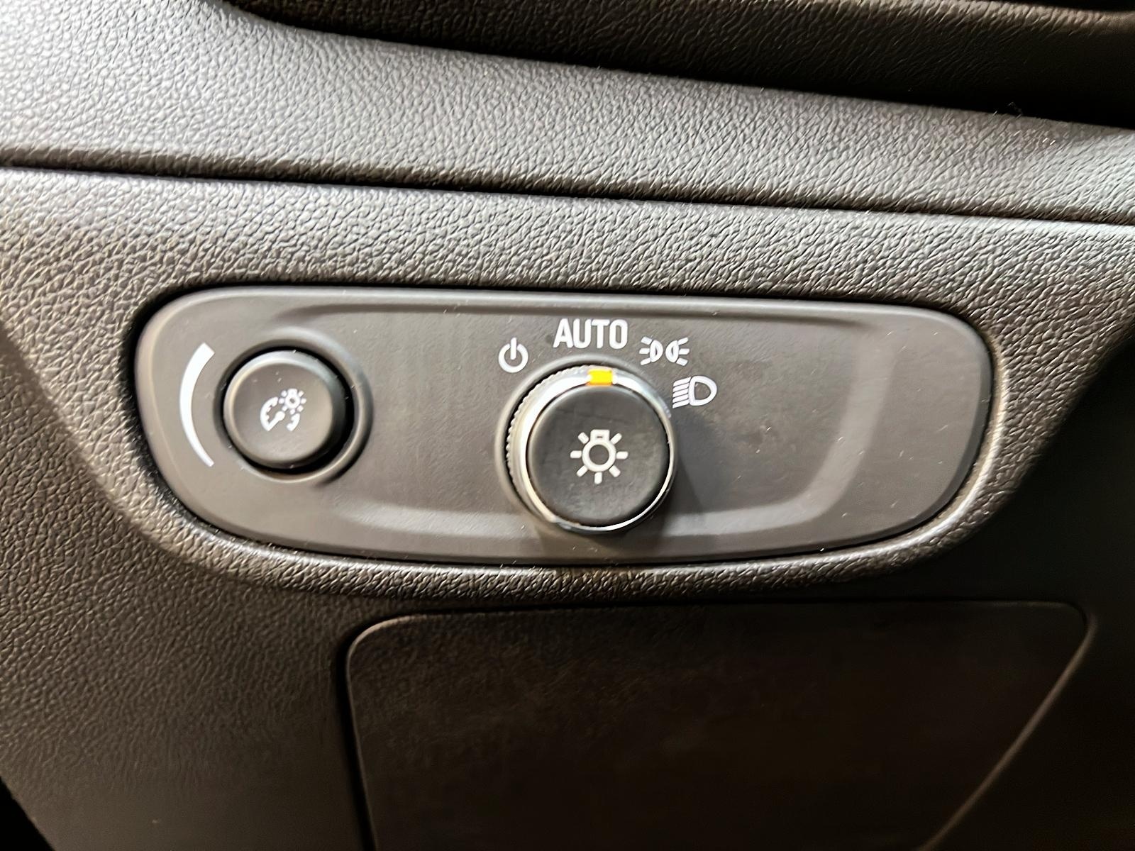 Chevrolet Bolt EUV 2LT 2023 - image #20