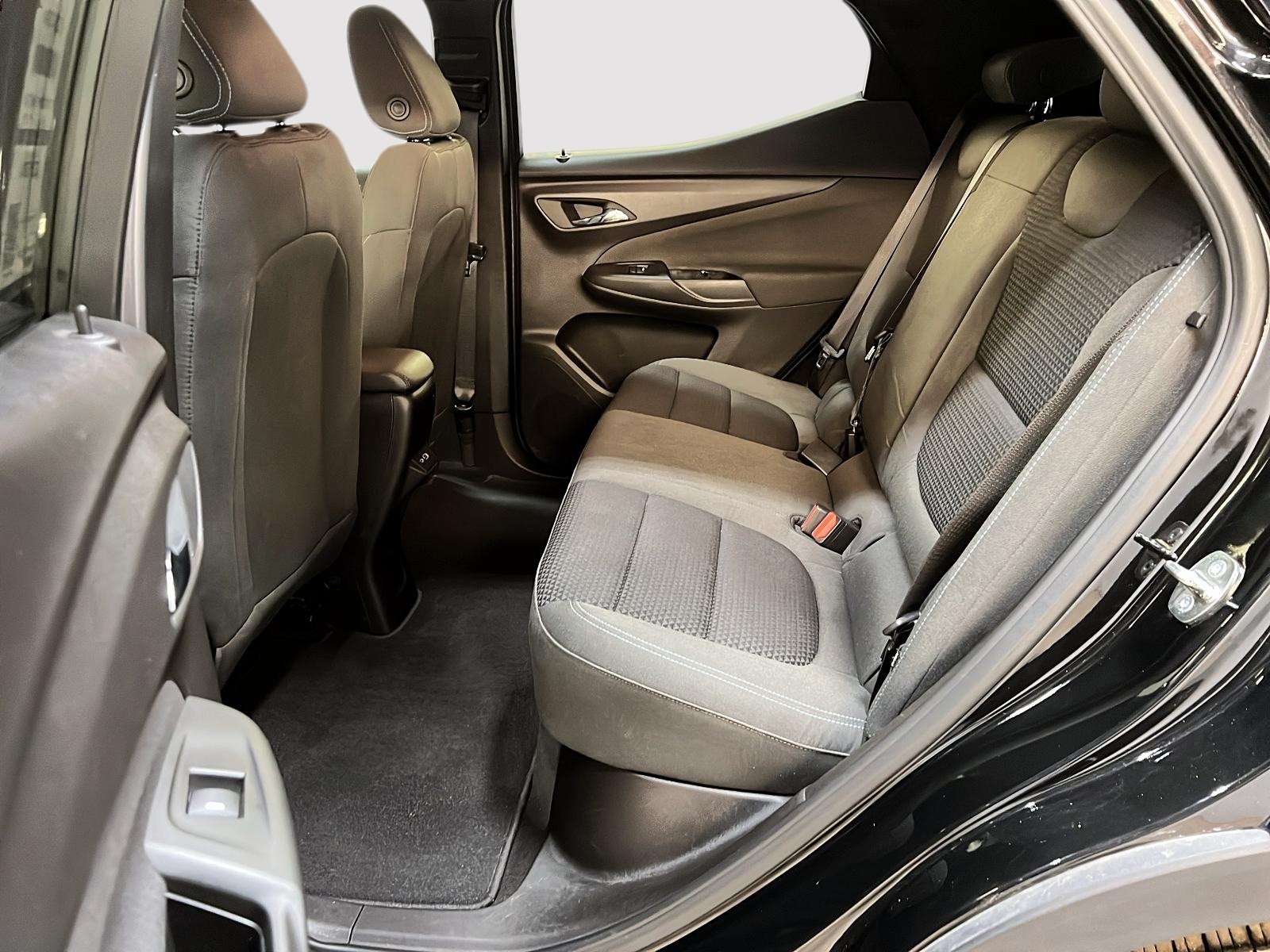 Chevrolet Bolt EUV 2023 - Image #9