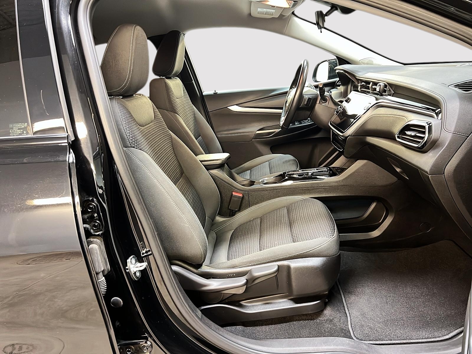 Chevrolet Bolt EUV 2LT 2023 - image #8