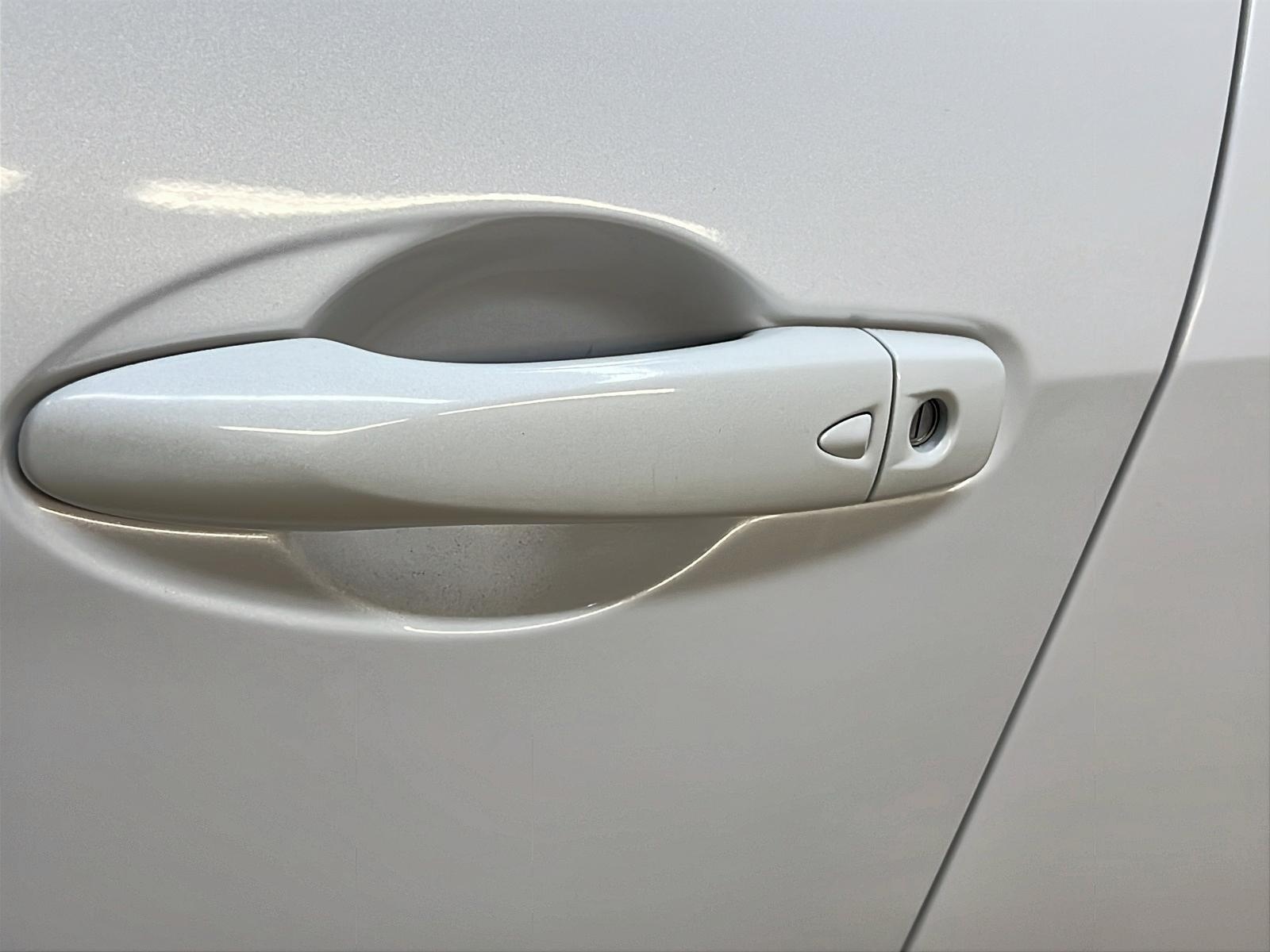 Nissan Versa SR 2022 - image #22