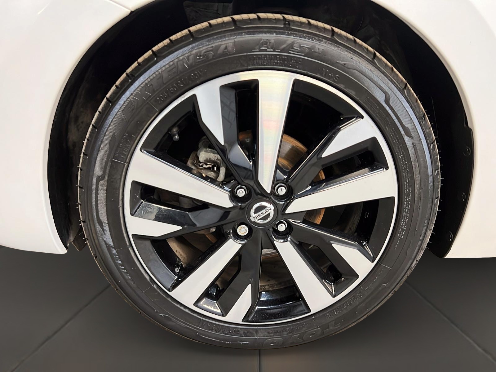 Nissan Versa SR 2022 - image #25