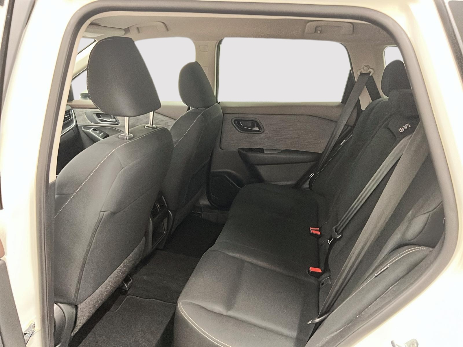 Nissan Rogue 2023 - Image #10