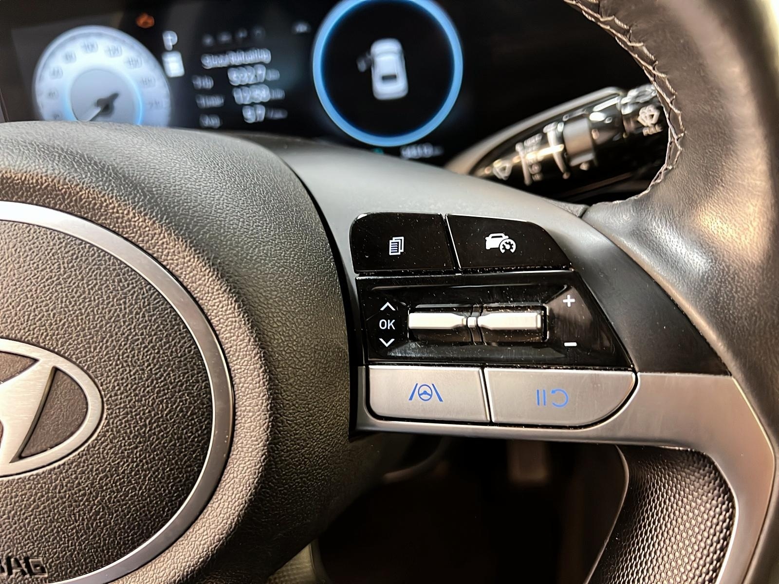 Hyundai Elantra PREFERRED TECH TOIT NAV 2024 - image #19