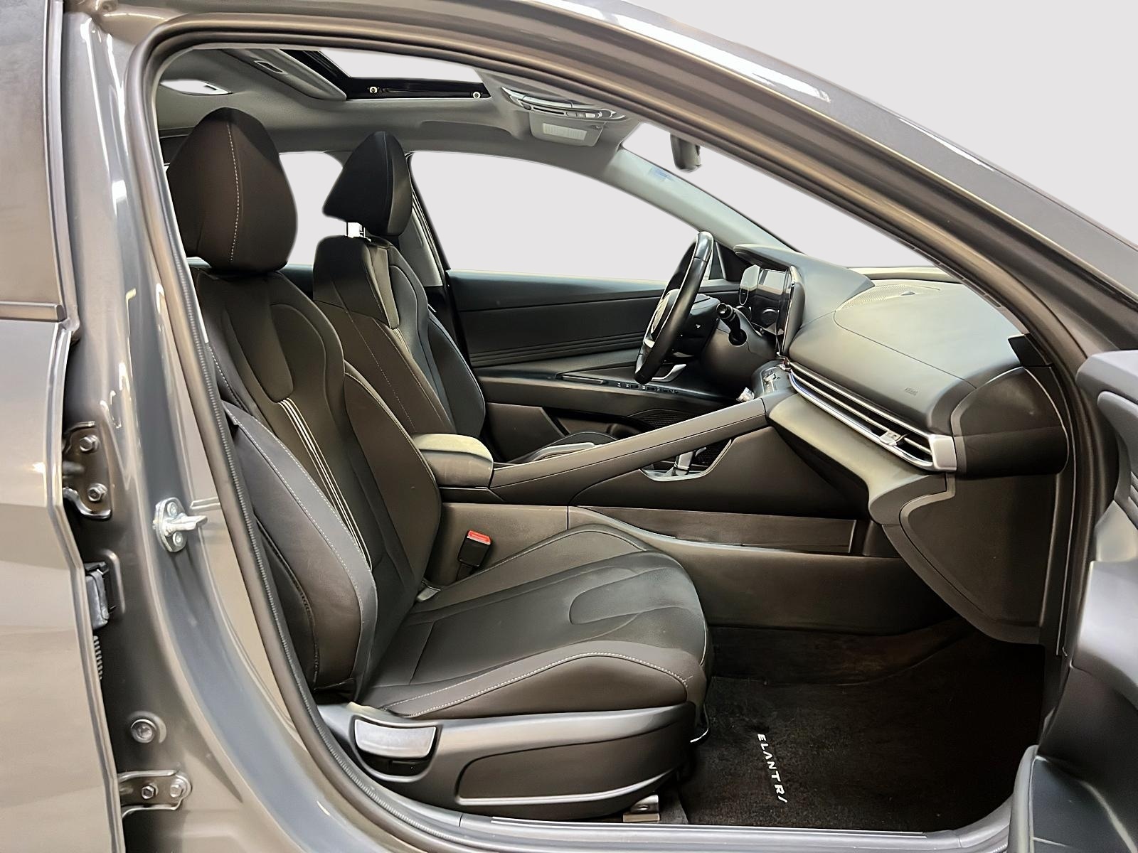Hyundai Elantra PREFERRED TECH TOIT NAV 2024 - image #8