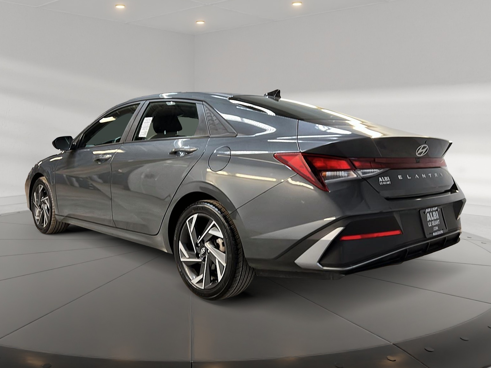 Hyundai Elantra PREFERRED TECH TOIT NAV 2024 - image #6