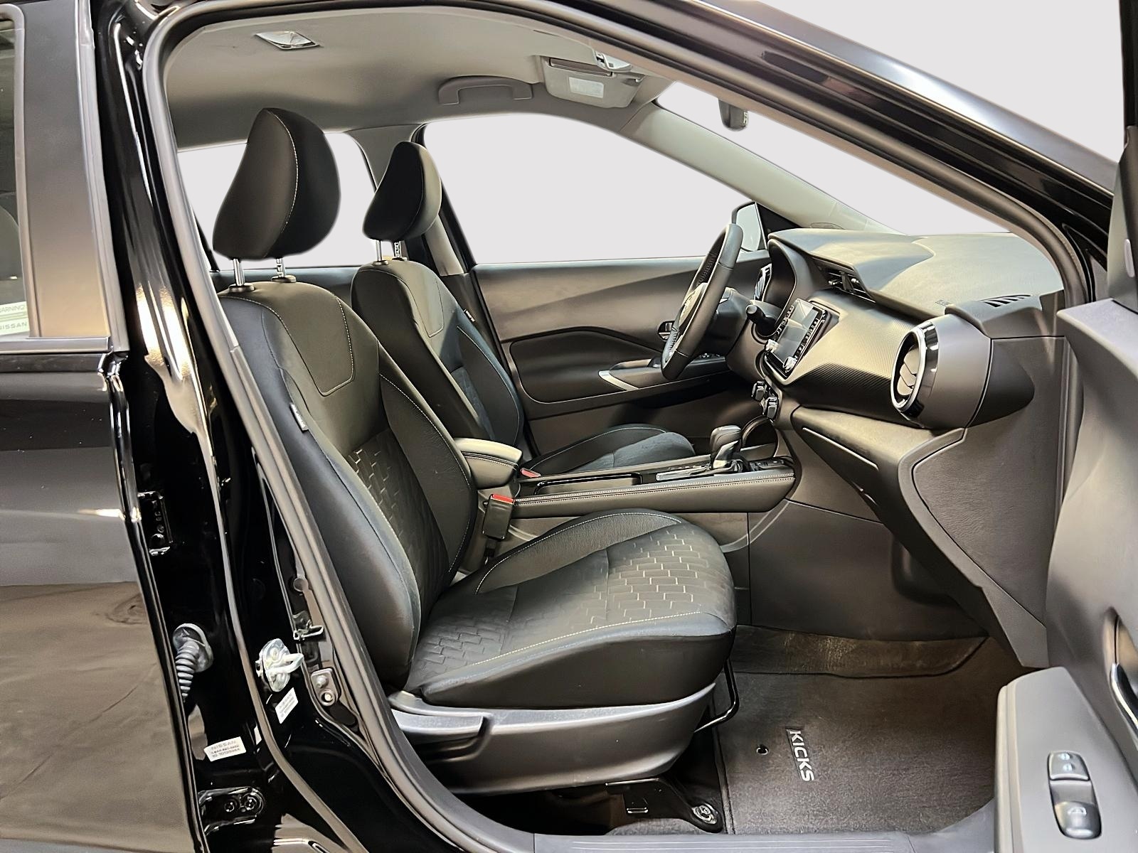 Nissan Kicks SV SPECIAL EDITION 2023 - image #8