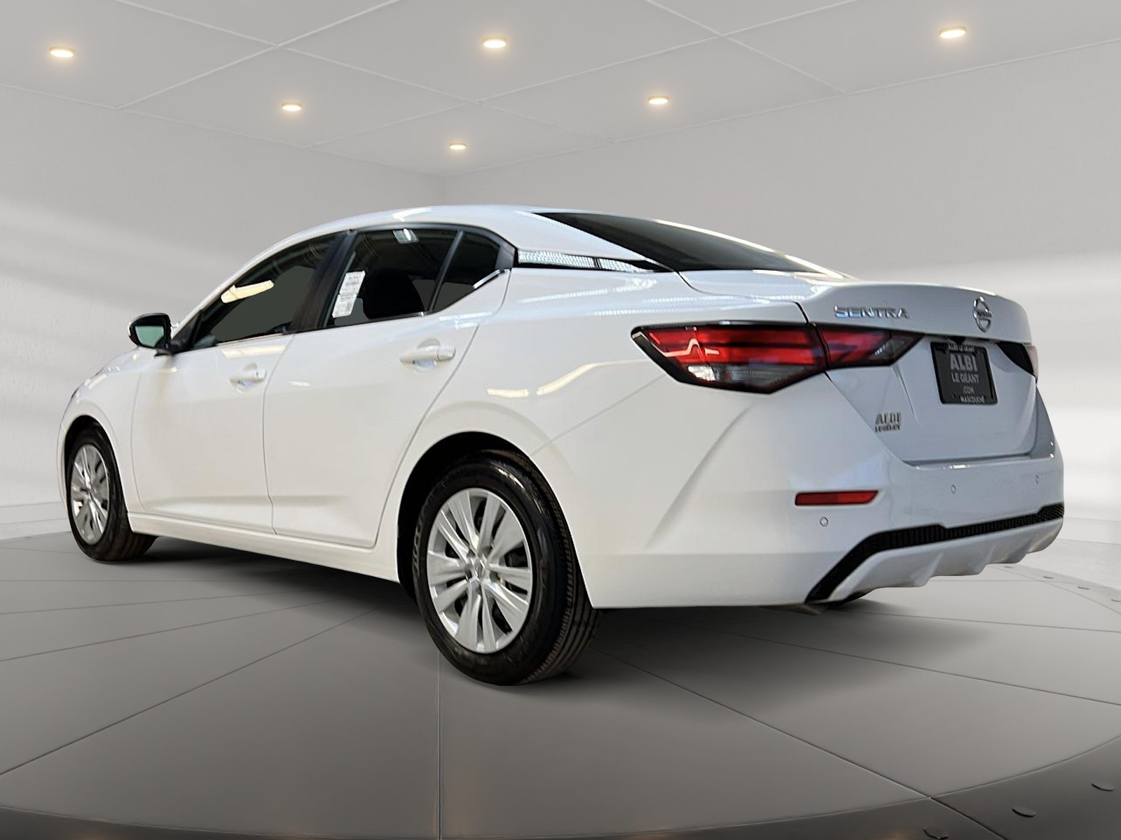 Nissan Sentra S PLUS 2023 - image #6