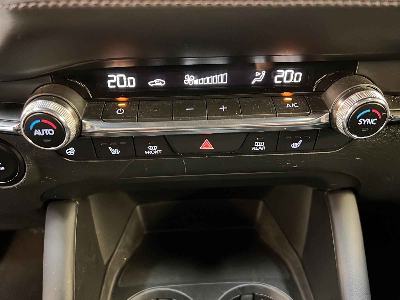 Mazda Mazda3 Sport 2022 - Image #15
