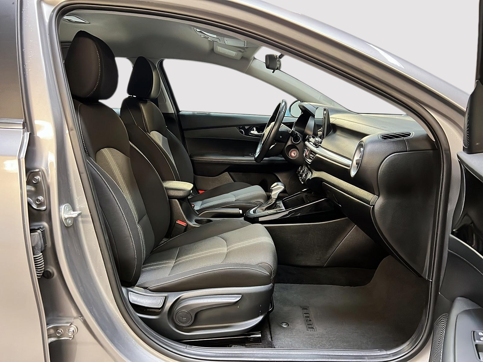 Kia Forte 2023 - Image #8