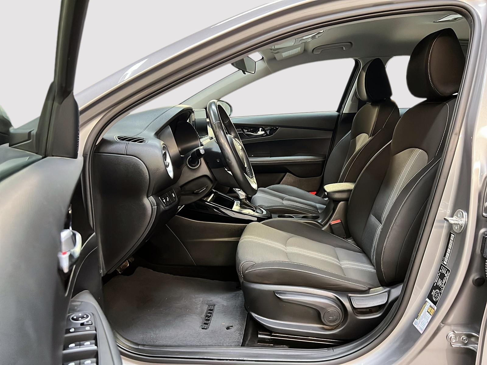 Kia Forte EX 2023 - image #7