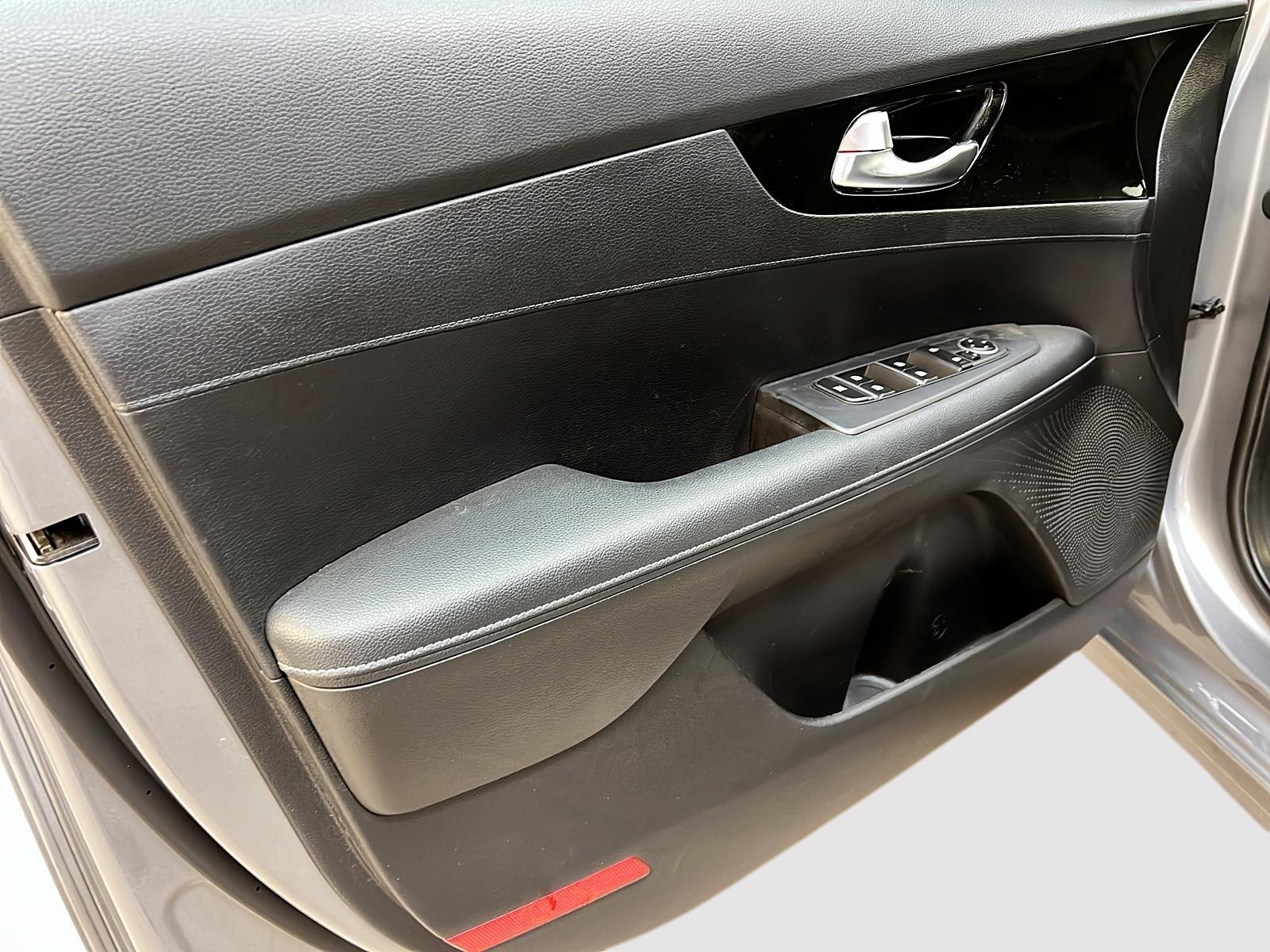 Kia Forte 2023 - Image #21