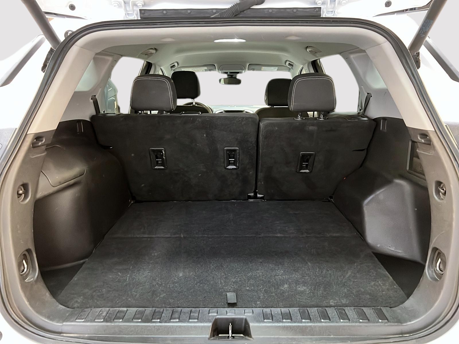 GMC Terrain 2022 - Image #12