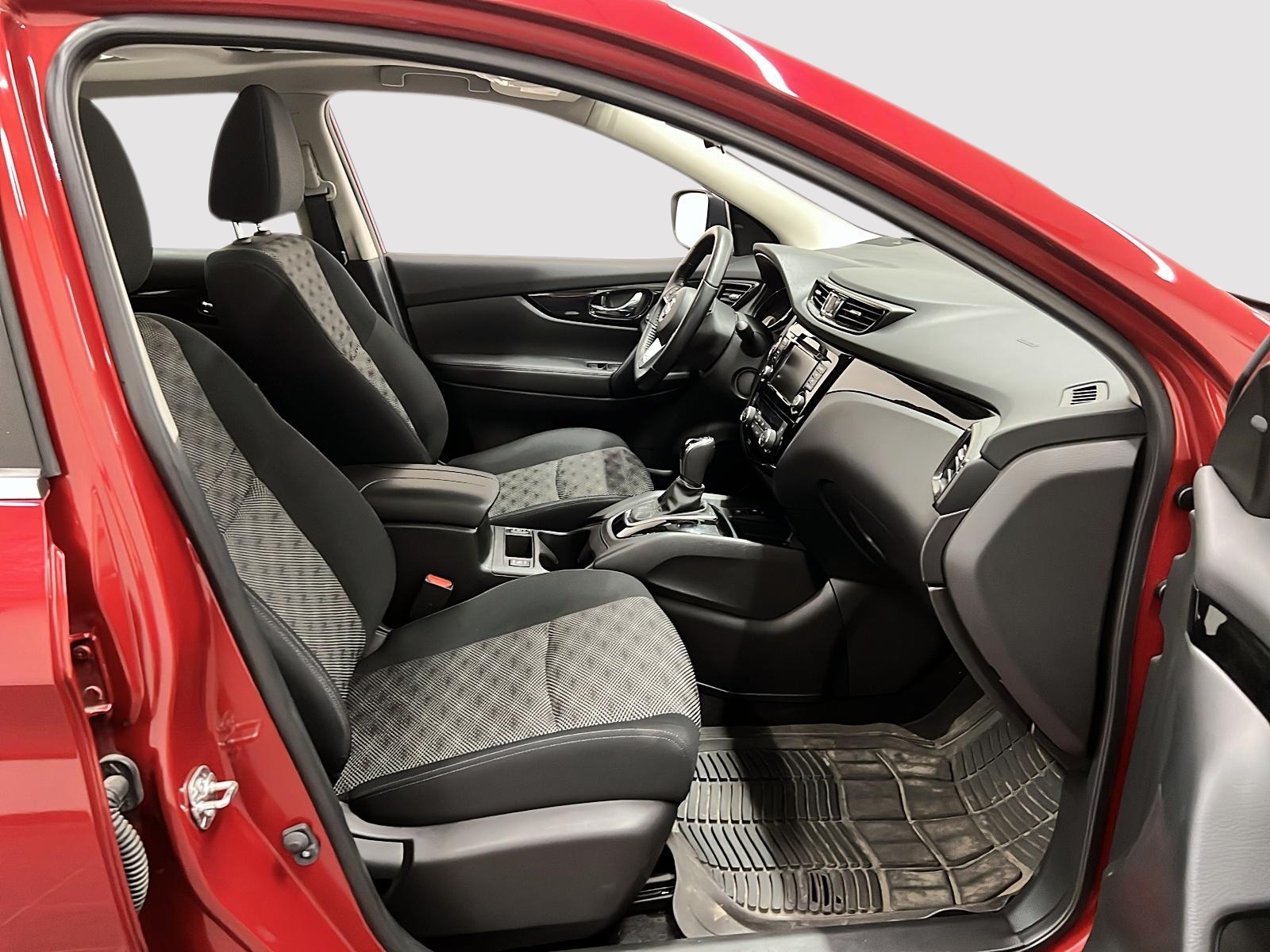 Nissan Qashqai SV TOIT 4RM 2022 - image #8