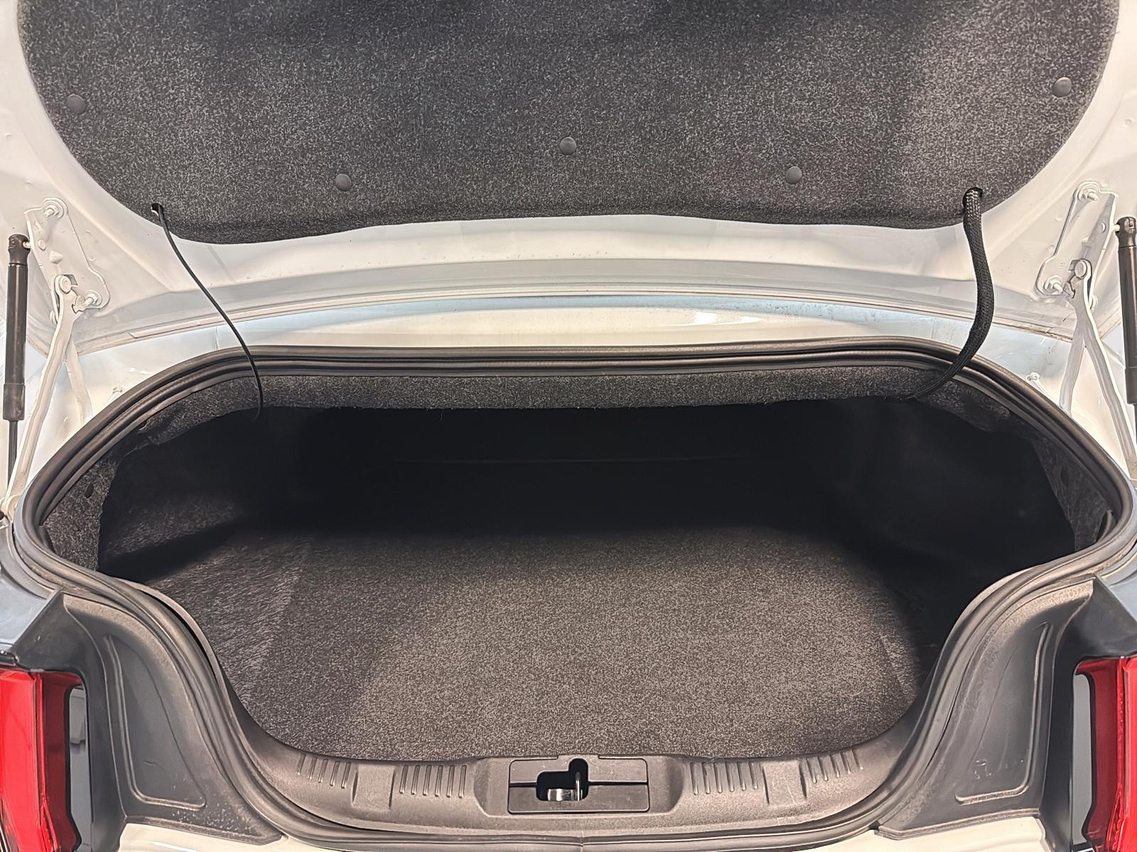 Ford Mustang ECOBOOST CONVERTIBLE 2022 - image #13