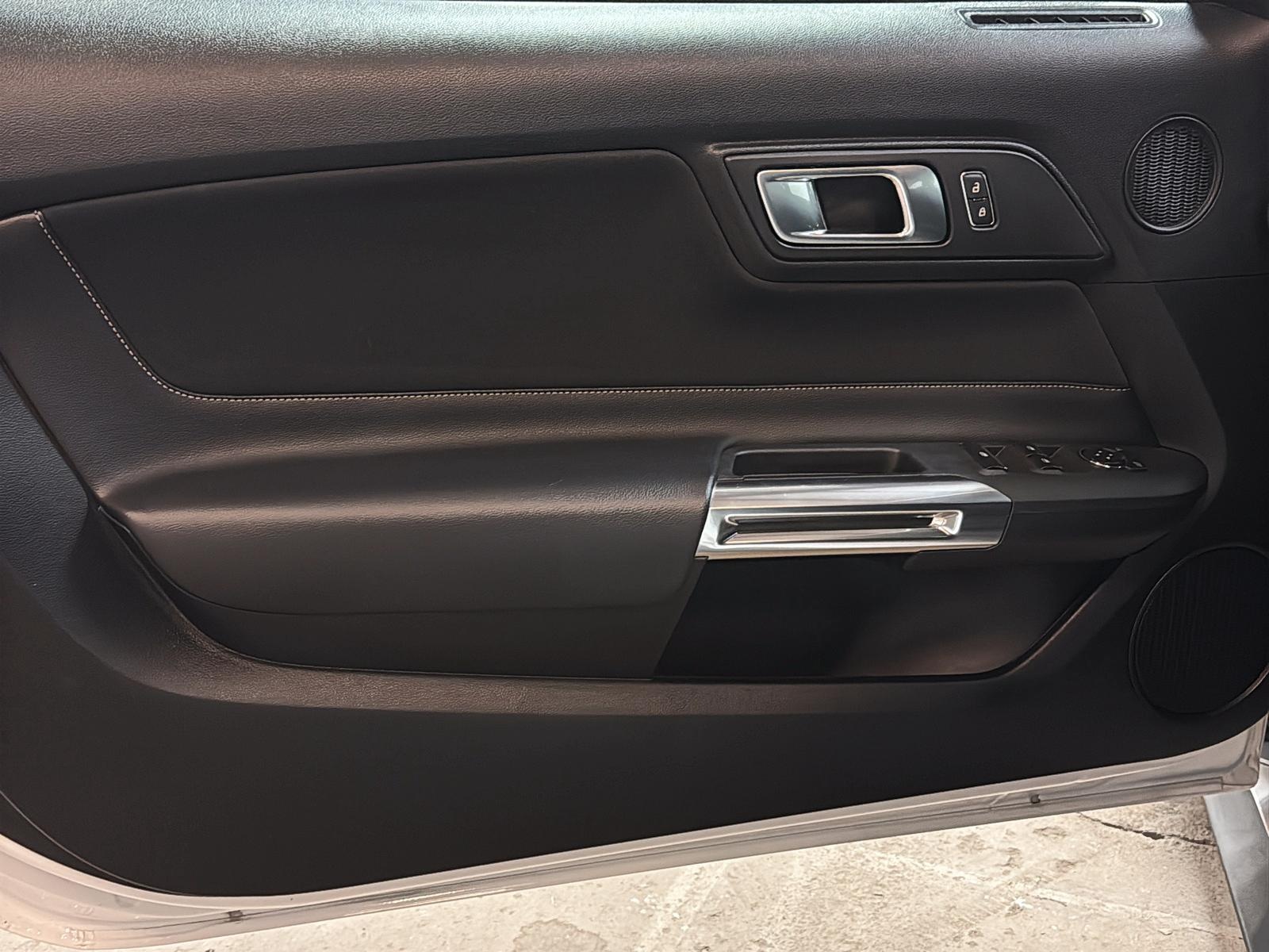 Ford Mustang 2022 - Image #24