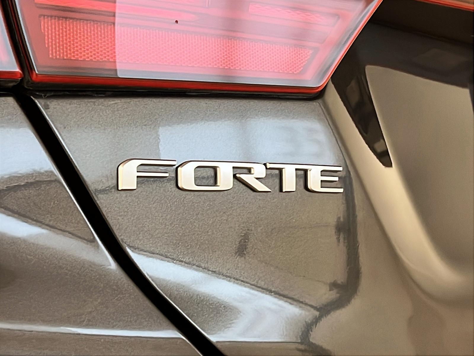 Kia Forte EX + TOIT 2023 - image #23