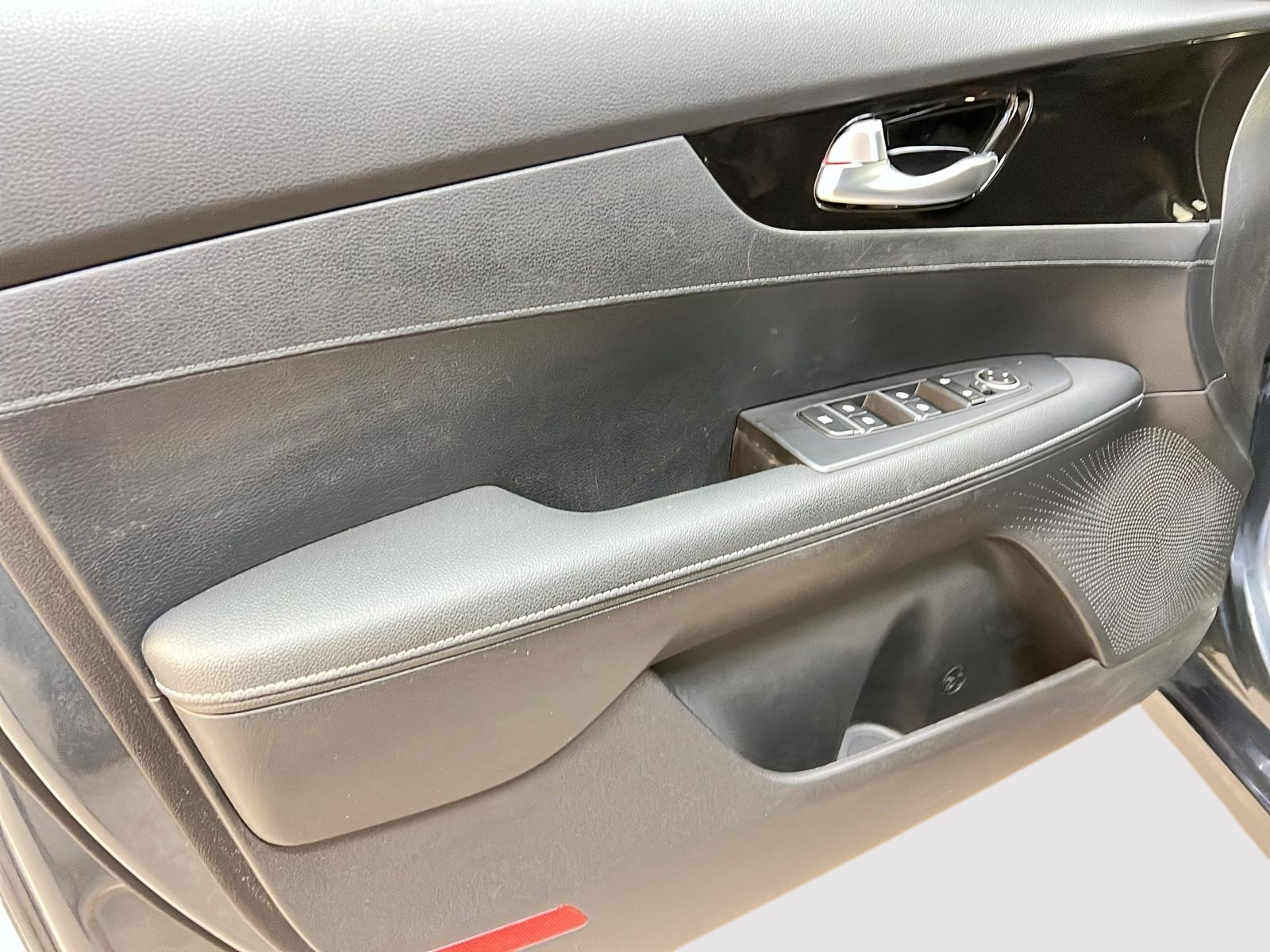 Kia Forte EX + TOIT 2023 - image #22