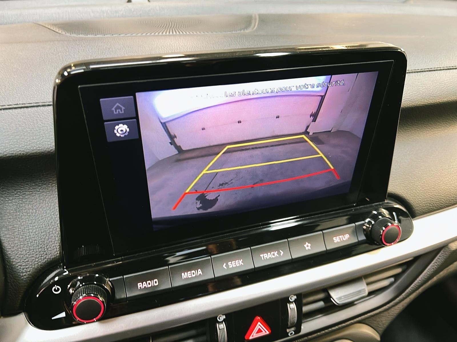 Kia Forte EX + TOIT 2023 - image #17