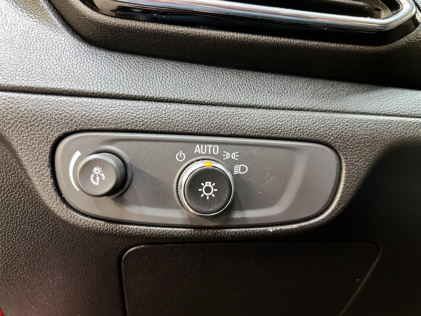 Chevrolet Bolt EUV 2LT 2023 - image #20