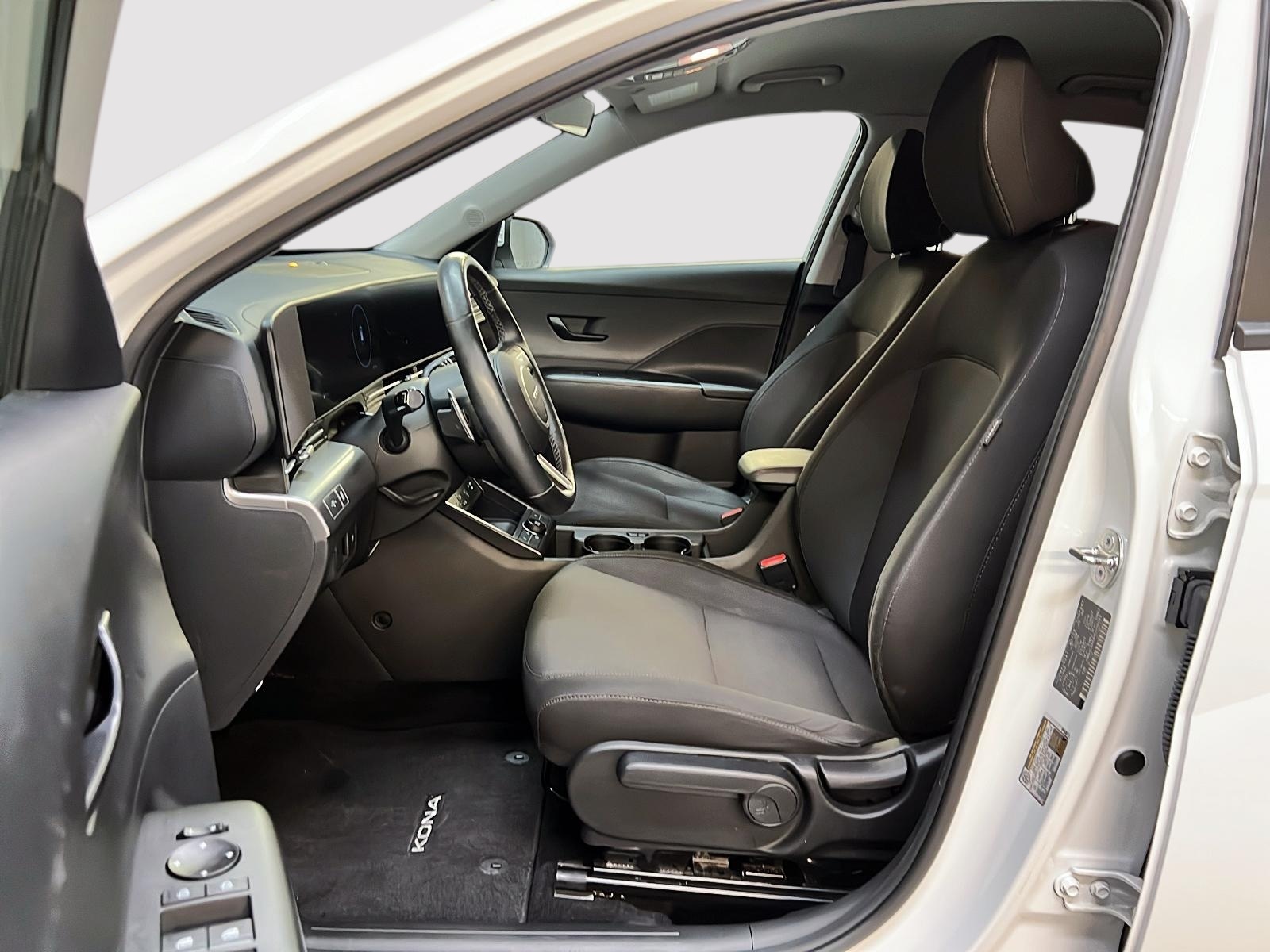 Hyundai Kona EV PREFERRED NAV 2024 - image #7