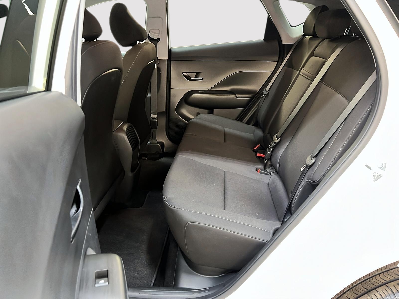 Hyundai Kona EV PREFERRED NAV 2024 - image #9