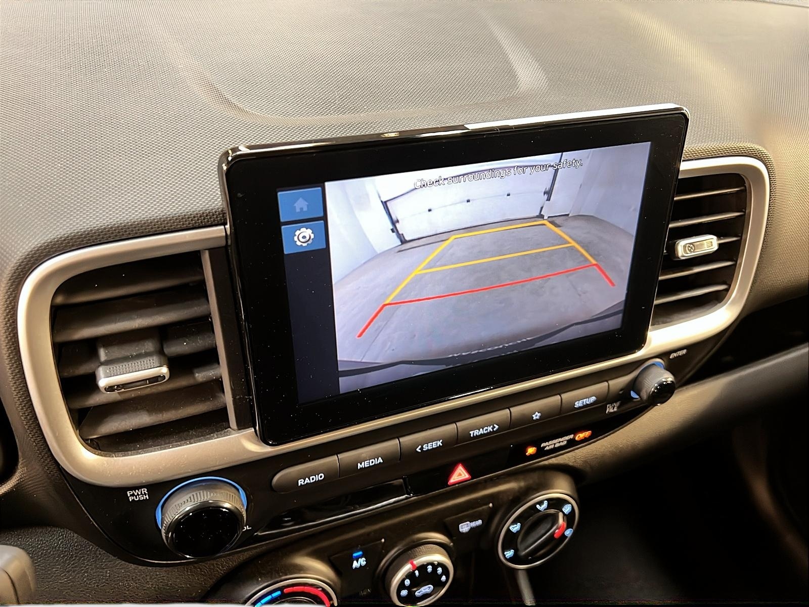 Hyundai Venue ESSENTIEL 2023 - image #16
